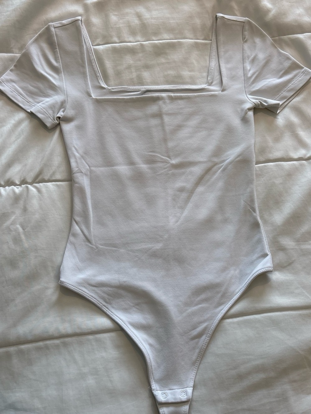 Aritzia Babaton Contour White Square Neck Short Sleeve Bodysuit